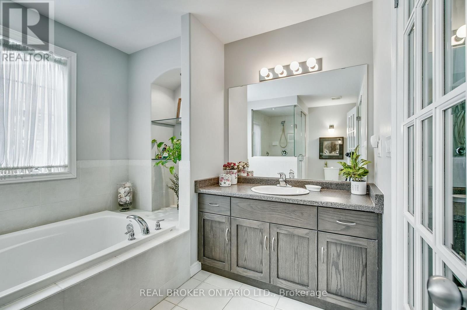 16 - 5 Liddycoat Lane, Hamilton (Ancaster), Ontario  L9G 0A7 - Photo 23 - X12892428