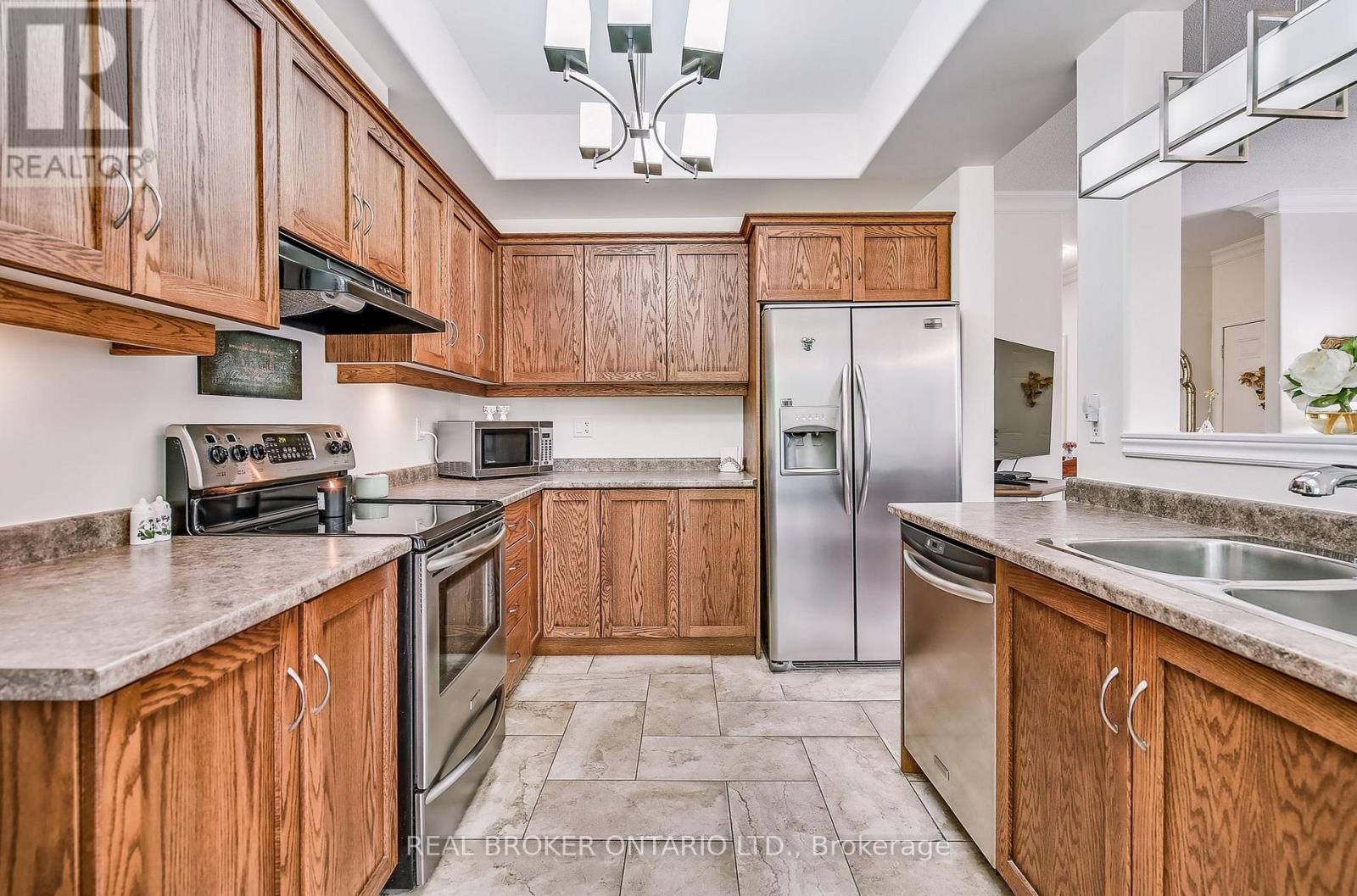 16 - 5 Liddycoat Lane, Hamilton (Ancaster), Ontario  L9G 0A7 - Photo 8 - X12892428