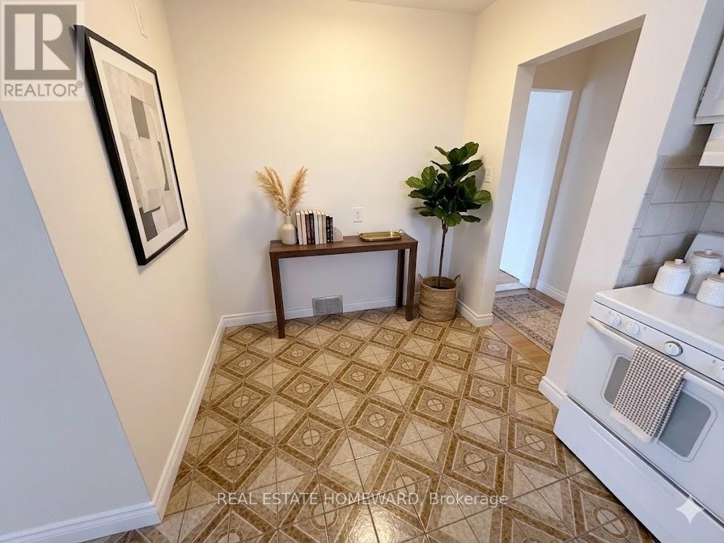 7 Dunlop Avenue, Toronto (Clairlea-Birchmount), Ontario  M1K 1K8 - Photo 12 - E12786928