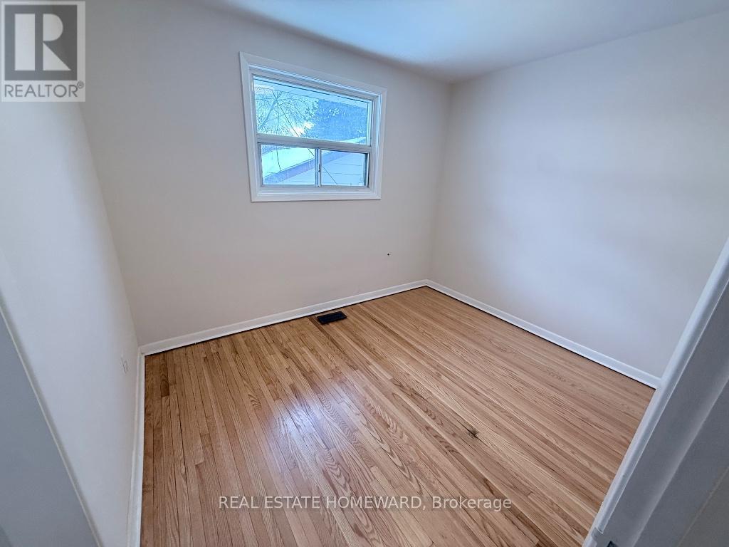 7 Dunlop Avenue, Toronto (Clairlea-Birchmount), Ontario  M1K 1K8 - Photo 15 - E12786928