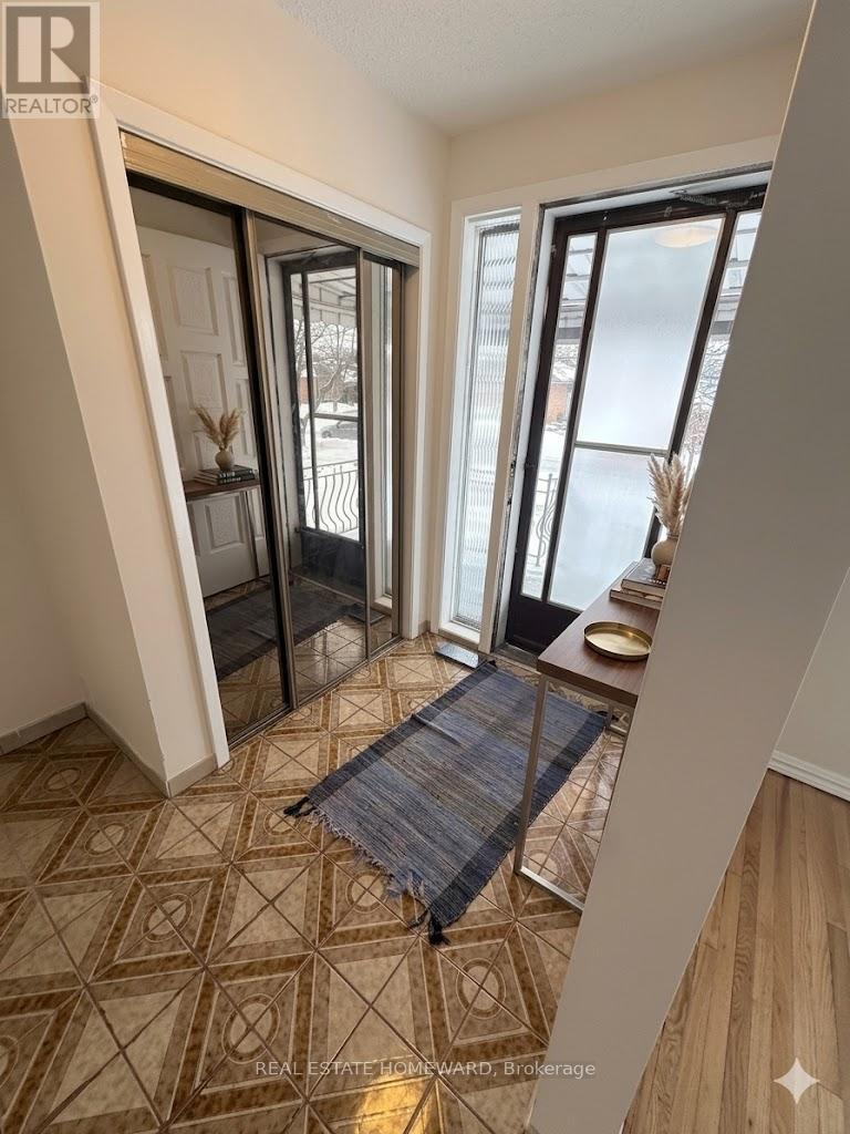 7 Dunlop Avenue, Toronto (Clairlea-Birchmount), Ontario  M1K 1K8 - Photo 6 - E12786928