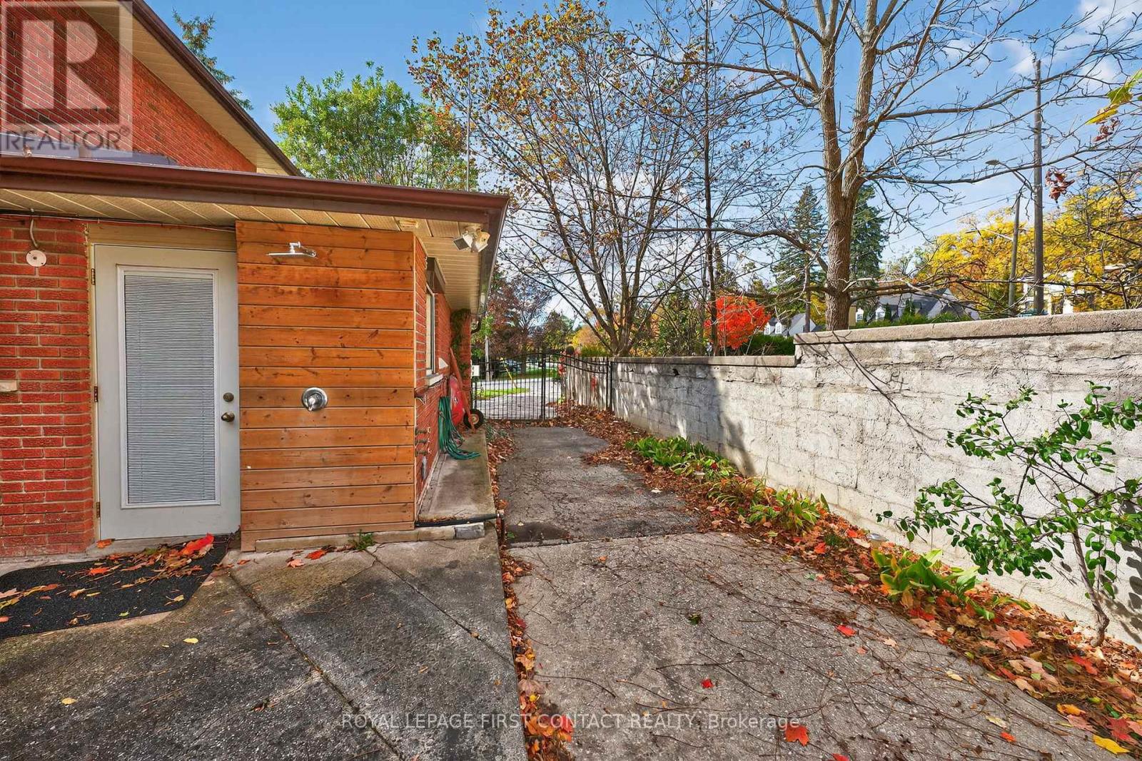 15 Rodney Street, Barrie, Ontario  L4M 4B5 - Photo 41 - S12852248