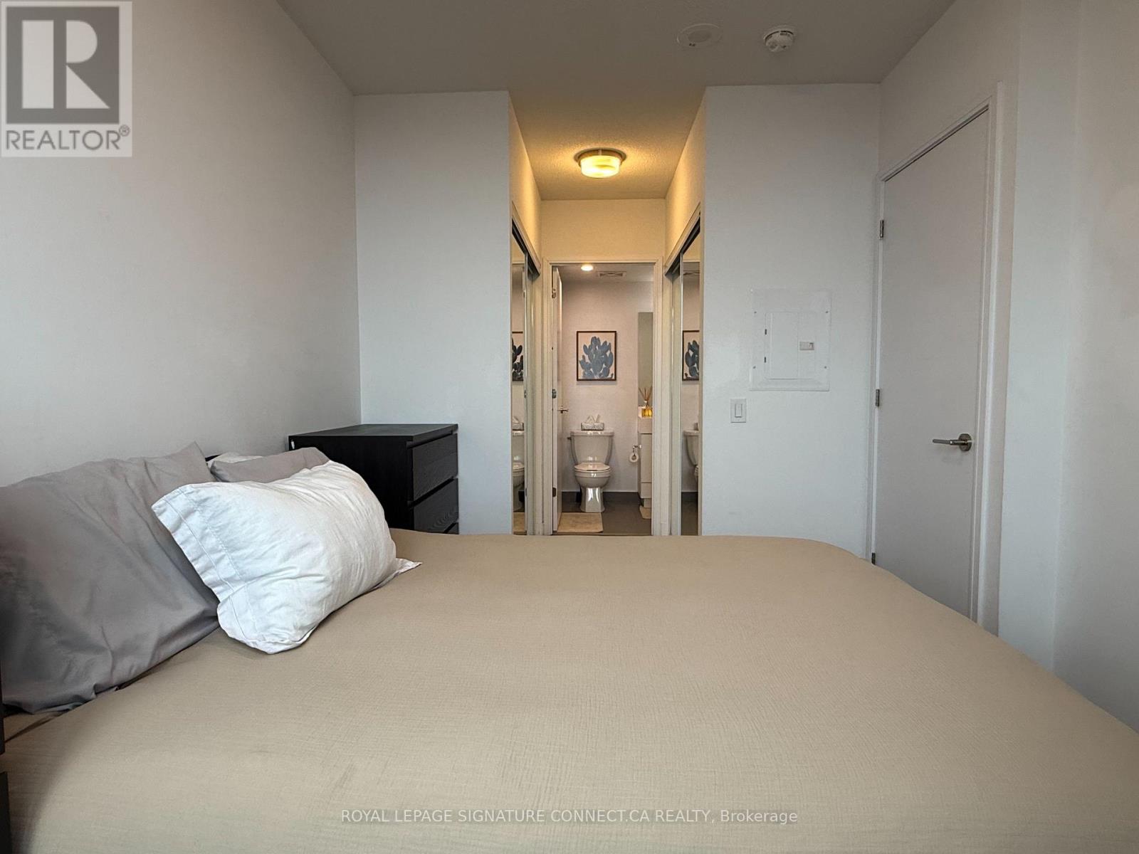 2808 - 20 Thomas Riley Road, Toronto, Ontario  M9B 0C3 - Photo 13 - W12890968