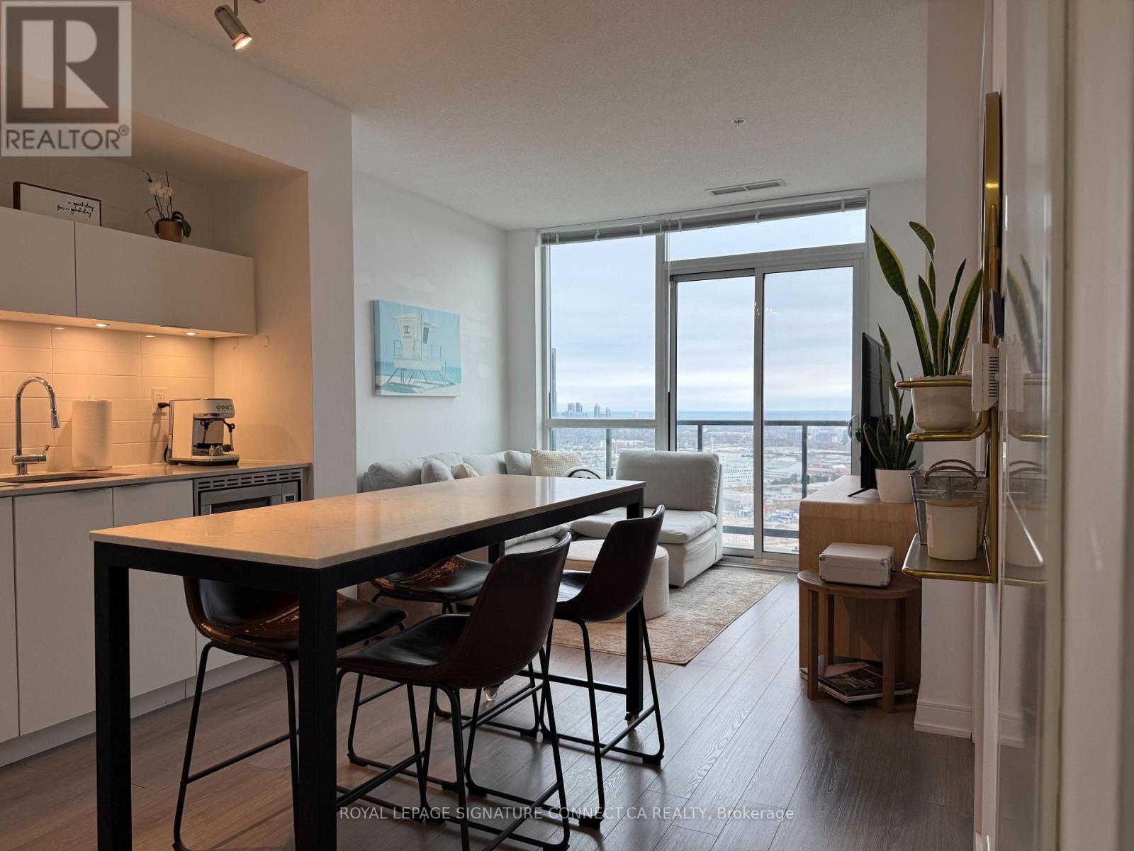 2808 - 20 Thomas Riley Road, Toronto, Ontario  M9B 0C3 - Photo 5 - W12890968