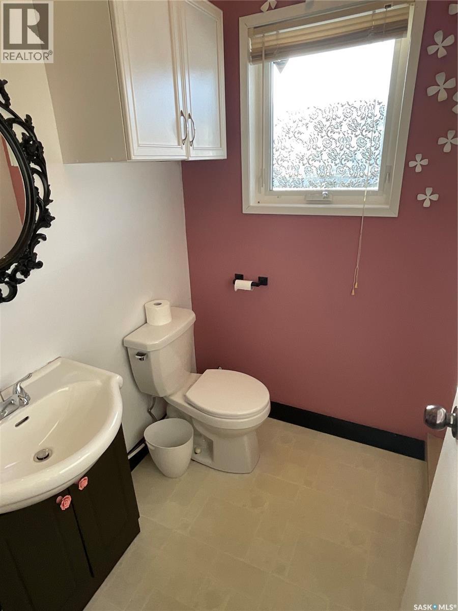 200 1st Street S, Wakaw, Saskatchewan  S0K 4P0 - Photo 11 - SK030188