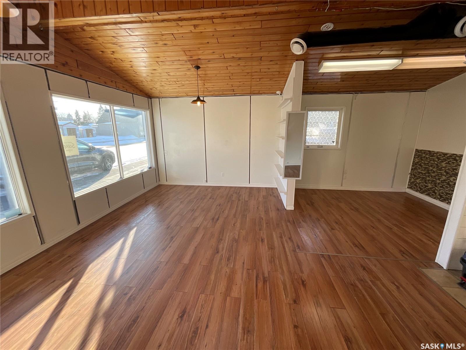 200 1st Street S, Wakaw, Saskatchewan  S0K 4P0 - Photo 4 - SK030188