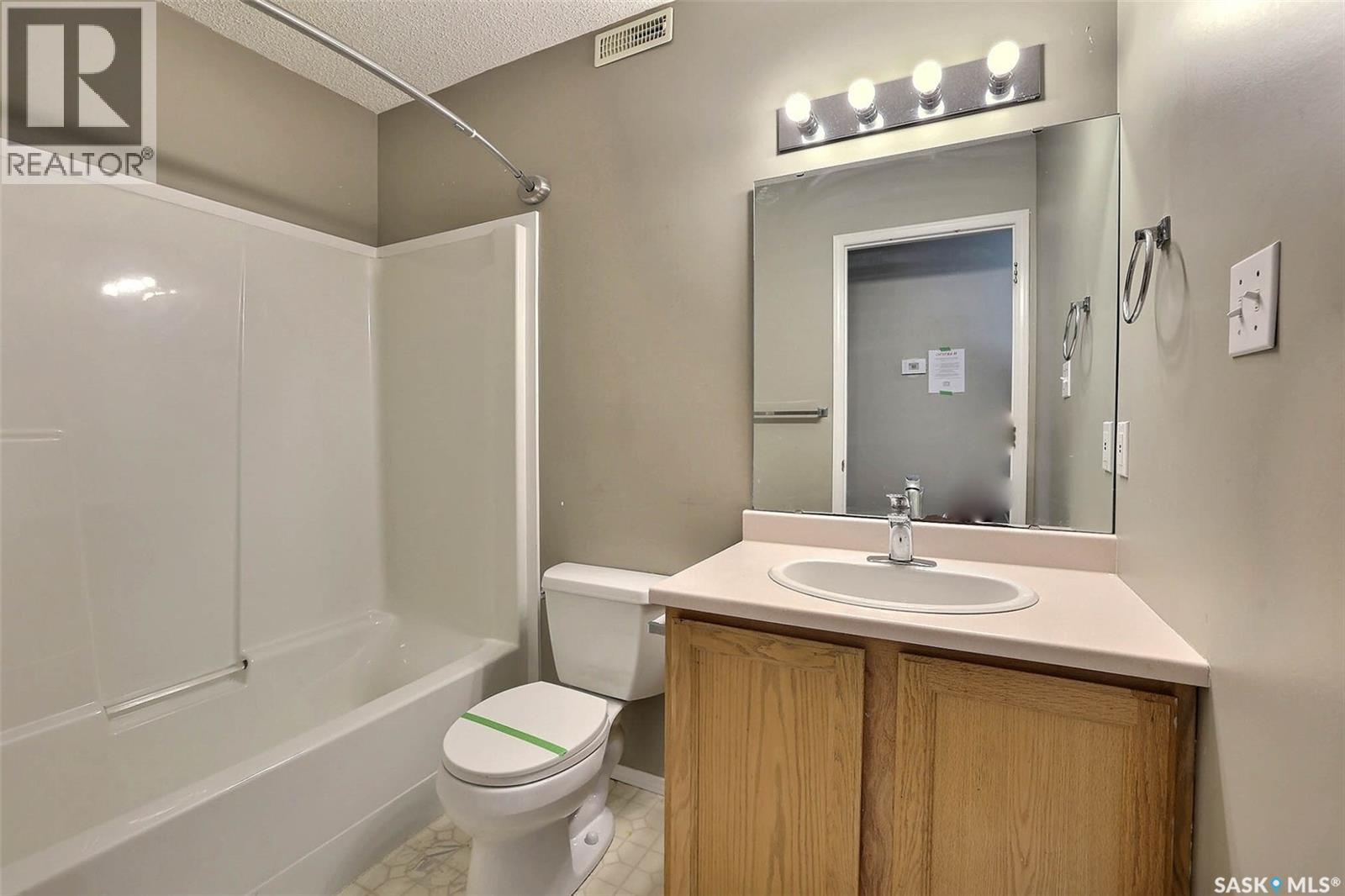 1636 Violet Crescent N, Regina, Saskatchewan  S4X 4L7 - Photo 15 - SK030424