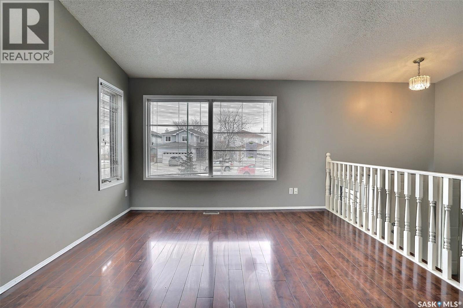 1636 Violet Crescent N, Regina, Saskatchewan  S4X 4L7 - Photo 6 - SK030424