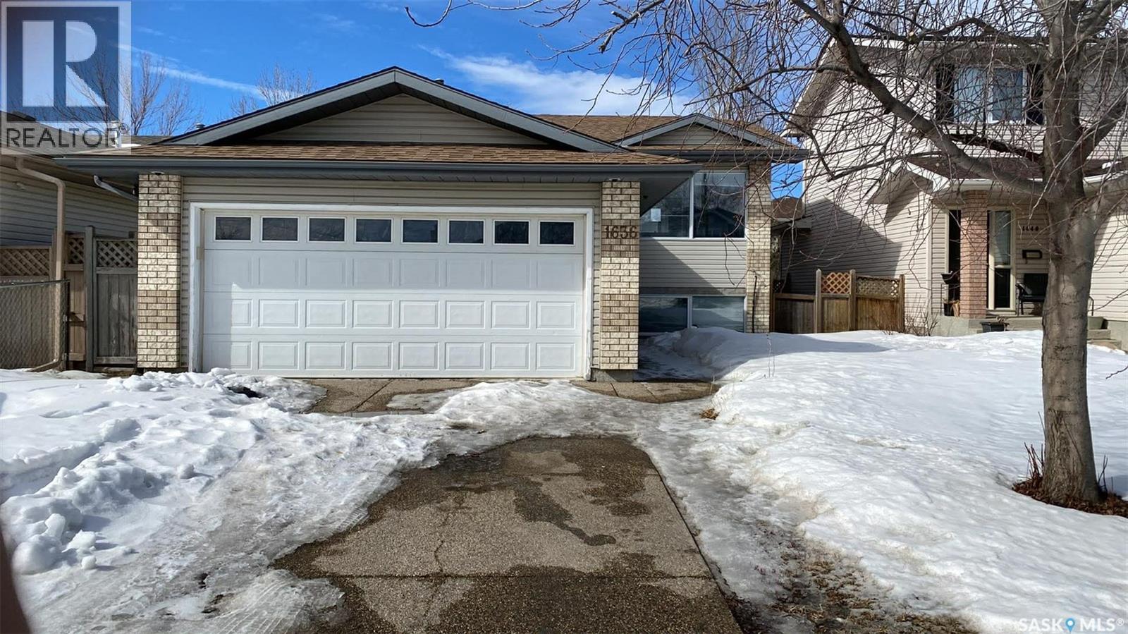 1636 Violet Crescent N, Regina, Saskatchewan  S4X 4L7 - Photo 2 - SK030424