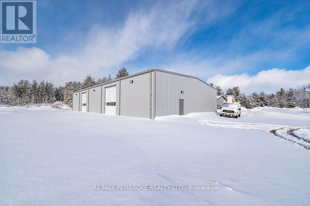 99 Industrial Avenue, Petawawa, Ontario  K8H 2W8 - Photo 4 - X12891116