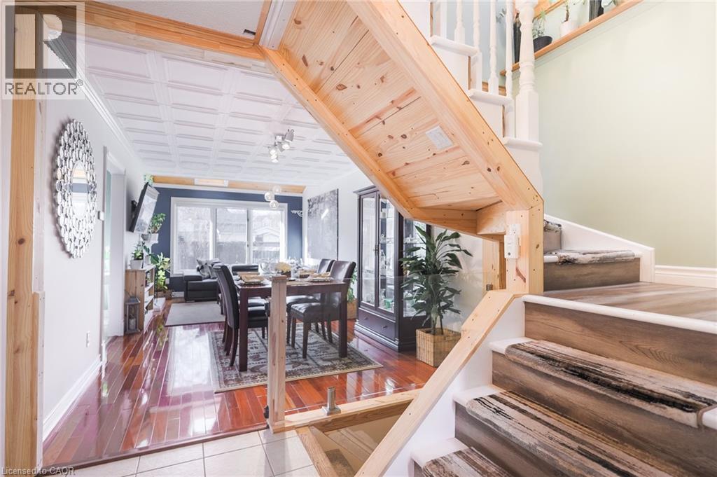 11 Tomahawk Drive, Grimsby, Ontario  L3M 5G4 - Photo 4 - 40811786