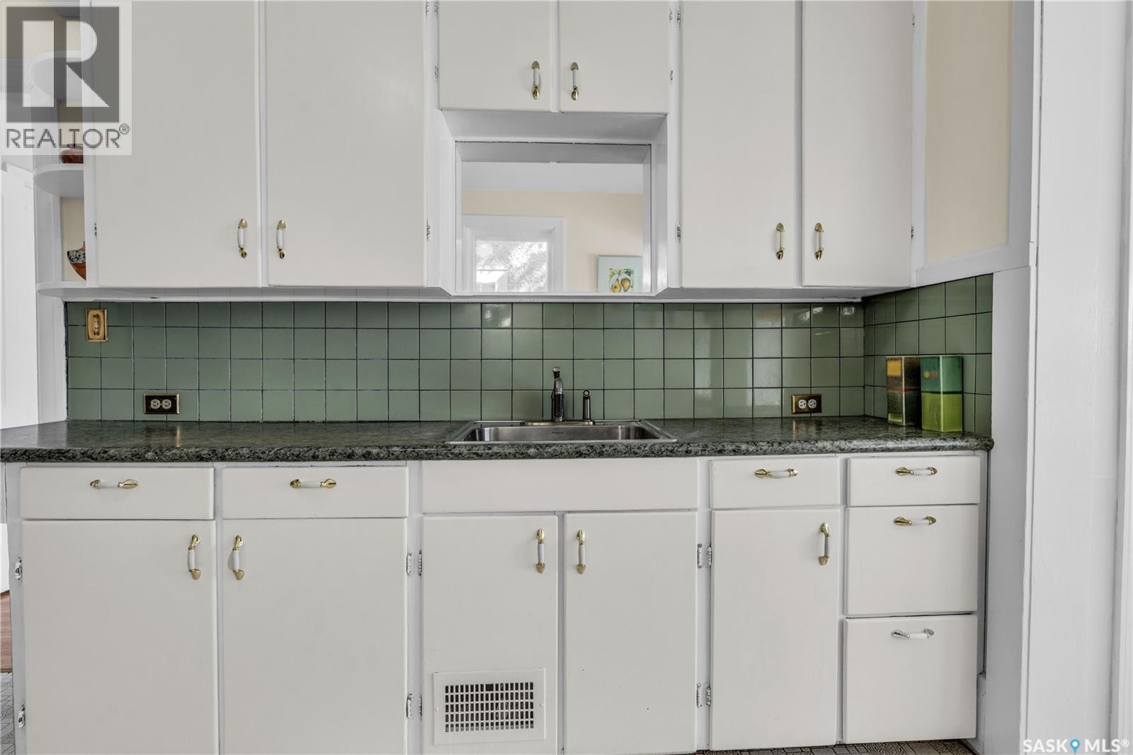 2272 Montague Street, Regina, Saskatchewan  S4T 3K3 - Photo 21 - SK030572