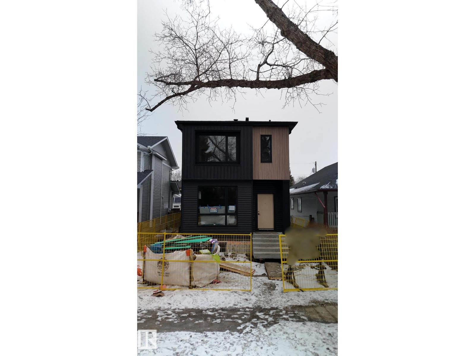 10352/10354 147 St Nw Nw, Edmonton, Alberta  T5N 3C3 - Photo 2 - E4477391