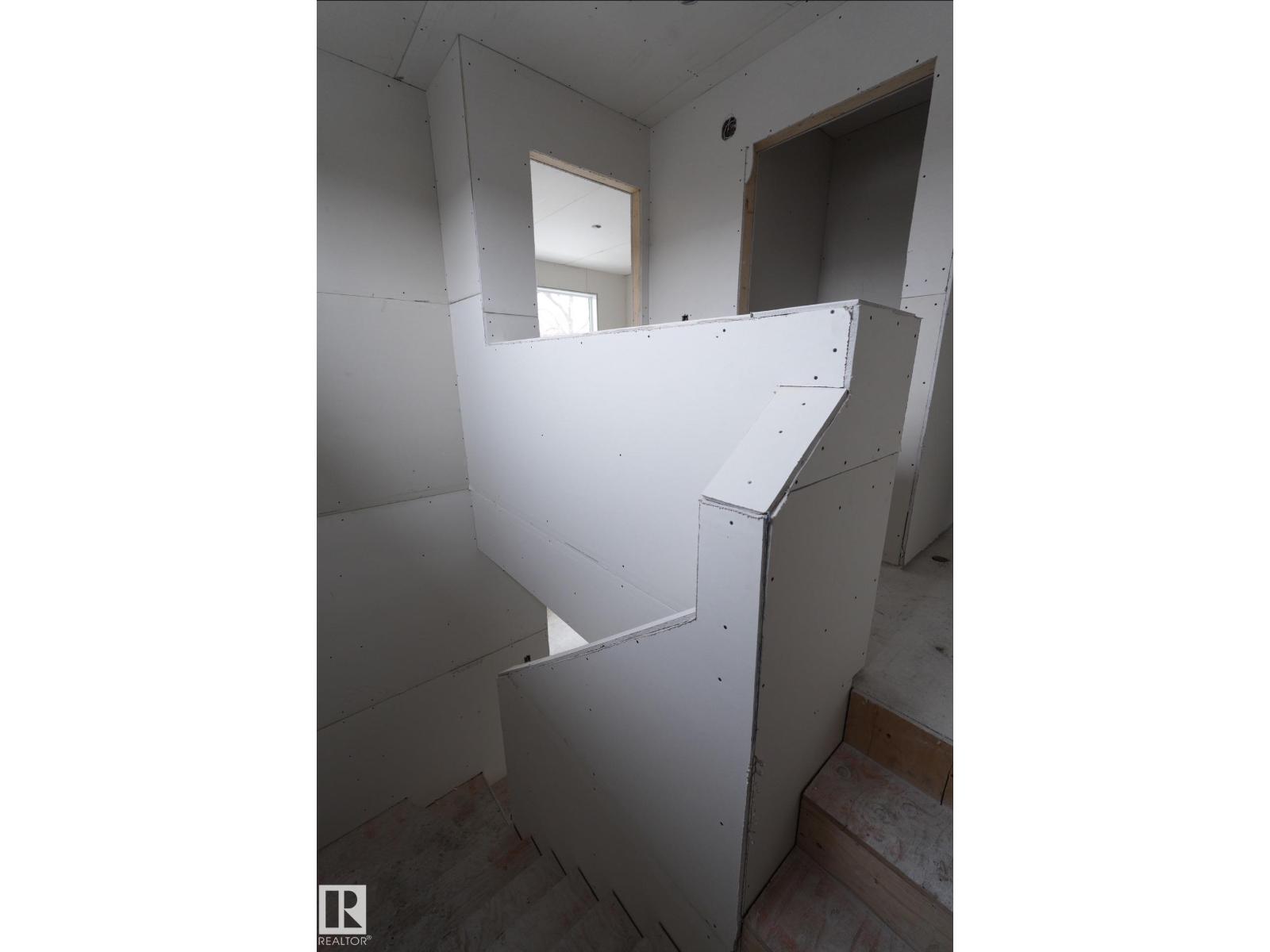 10352/10354 147 St Nw Nw, Edmonton, Alberta  T5N 3C3 - Photo 5 - E4477391