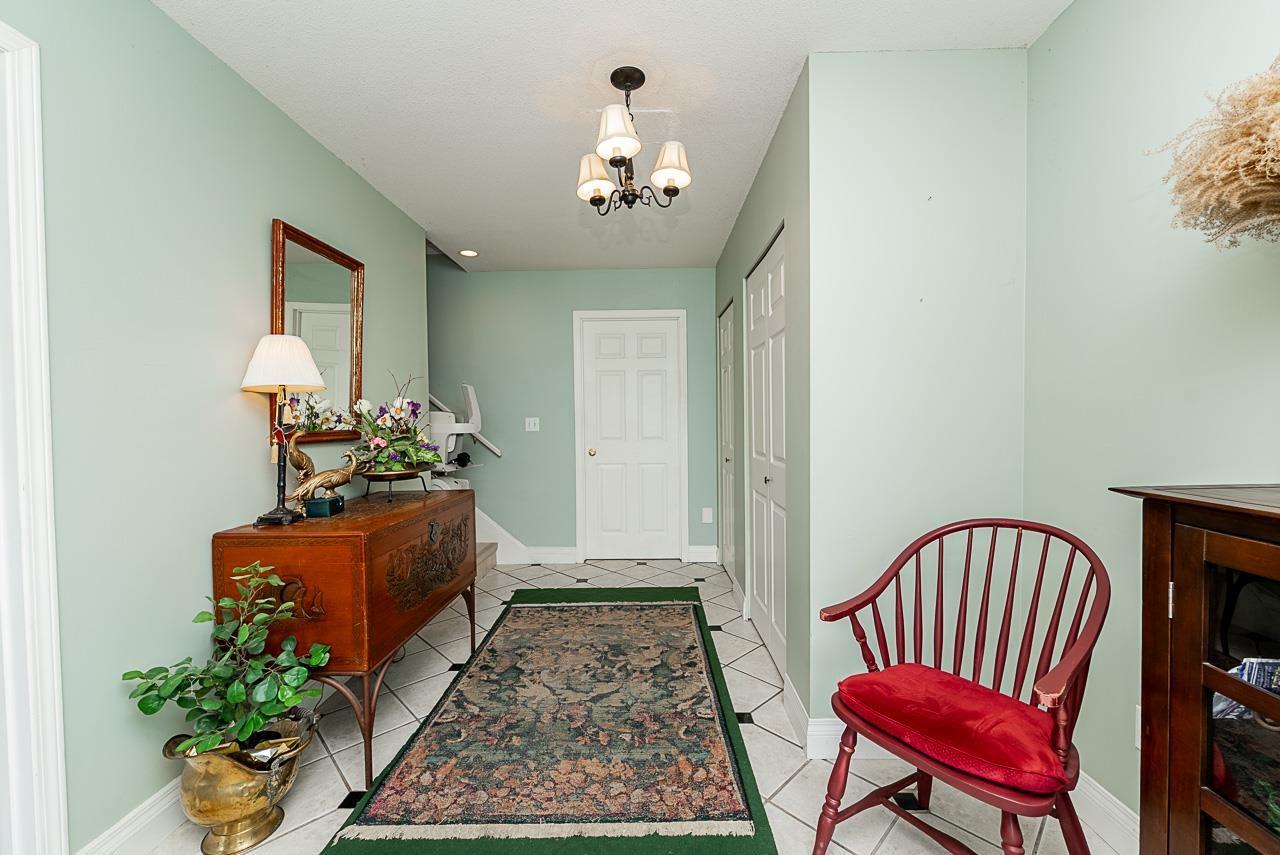 7652 Sapphire Drive, Sardis West Vedder, Chilliwack, British Columbia  V2R 3A7 - Photo 4 - R3095215