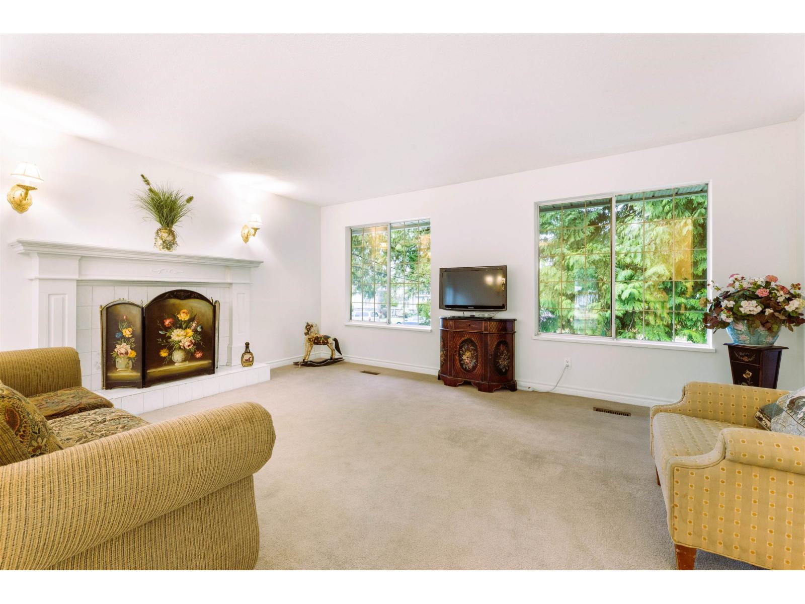 11077 154 Street, Surrey, British Columbia  V3R 6V7 - Photo 6 - R3091518