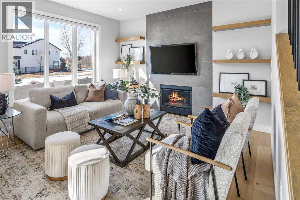 27 West Grove Place Sw, Calgary, Alberta  T3H 1Z4 - Photo 3 - A2292466