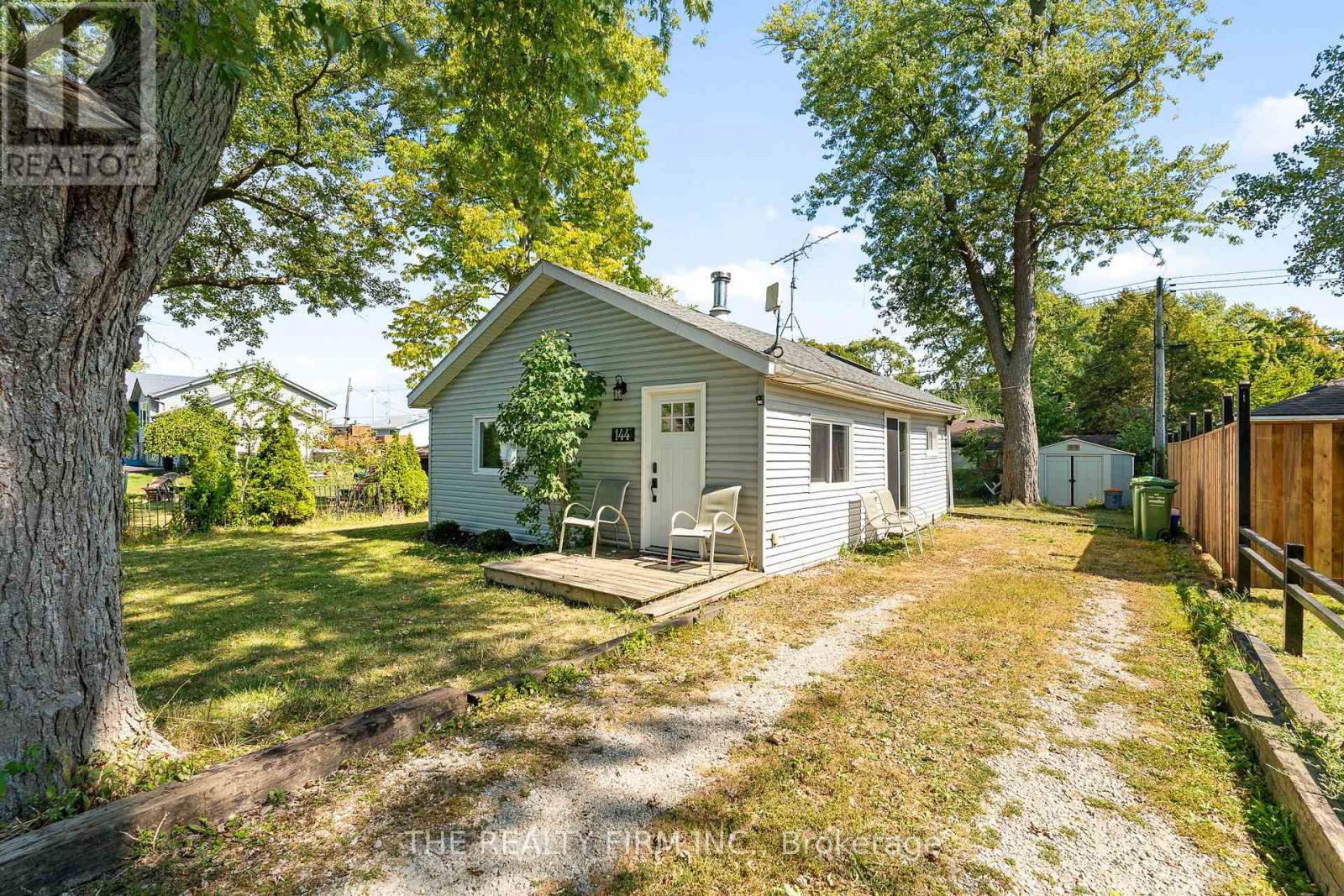 144 Lincoln Court, Essex, Ontario  N0R 1G0 - Photo 6 - X12892460