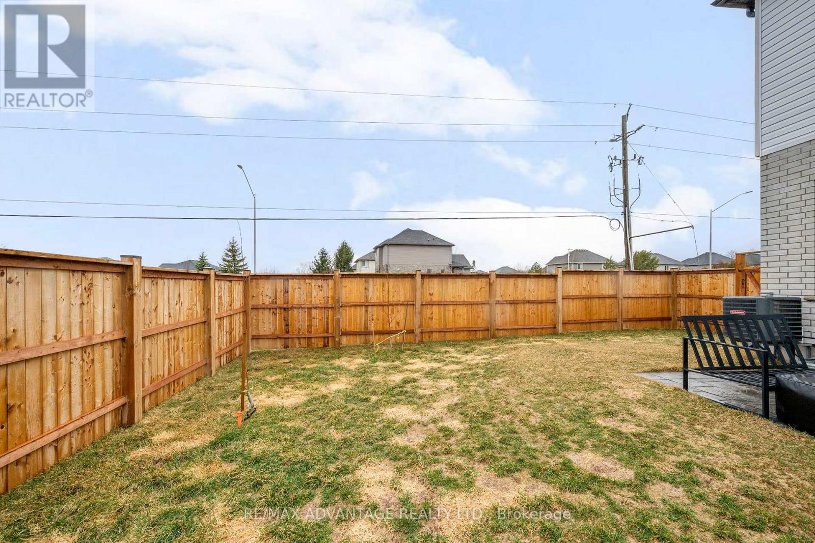 231 Bowman Drive, Middlesex Centre (Ilderton), Ontario  N0M 2A0 - Photo 4 - X12892624