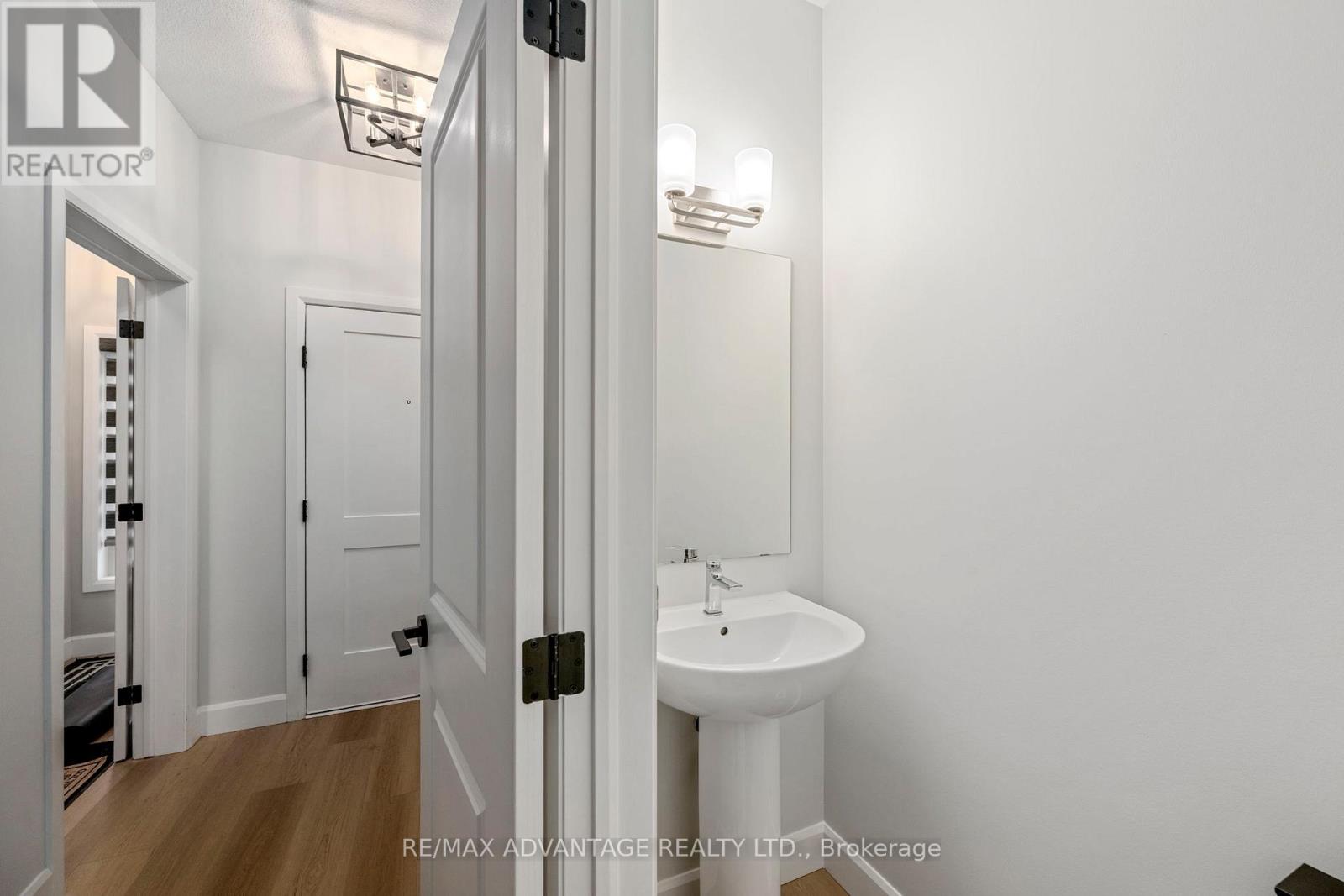 231 Bowman Drive, Middlesex Centre (Ilderton), Ontario  N0M 2A0 - Photo 8 - X12892624