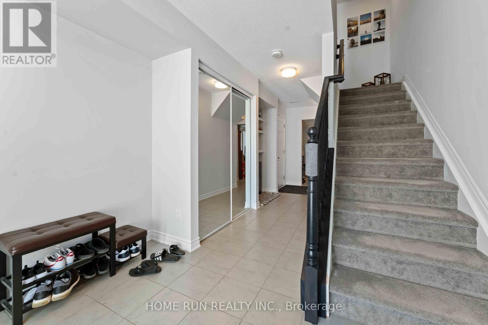 2084 Leinster Circle, Ottawa, Ontario  K2S 2Z5 - Photo 2 - X12892502