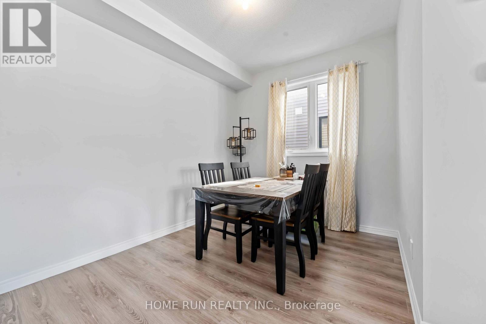 2084 Leinster Circle, Ottawa, Ontario  K2S 2Z5 - Photo 9 - X12892502