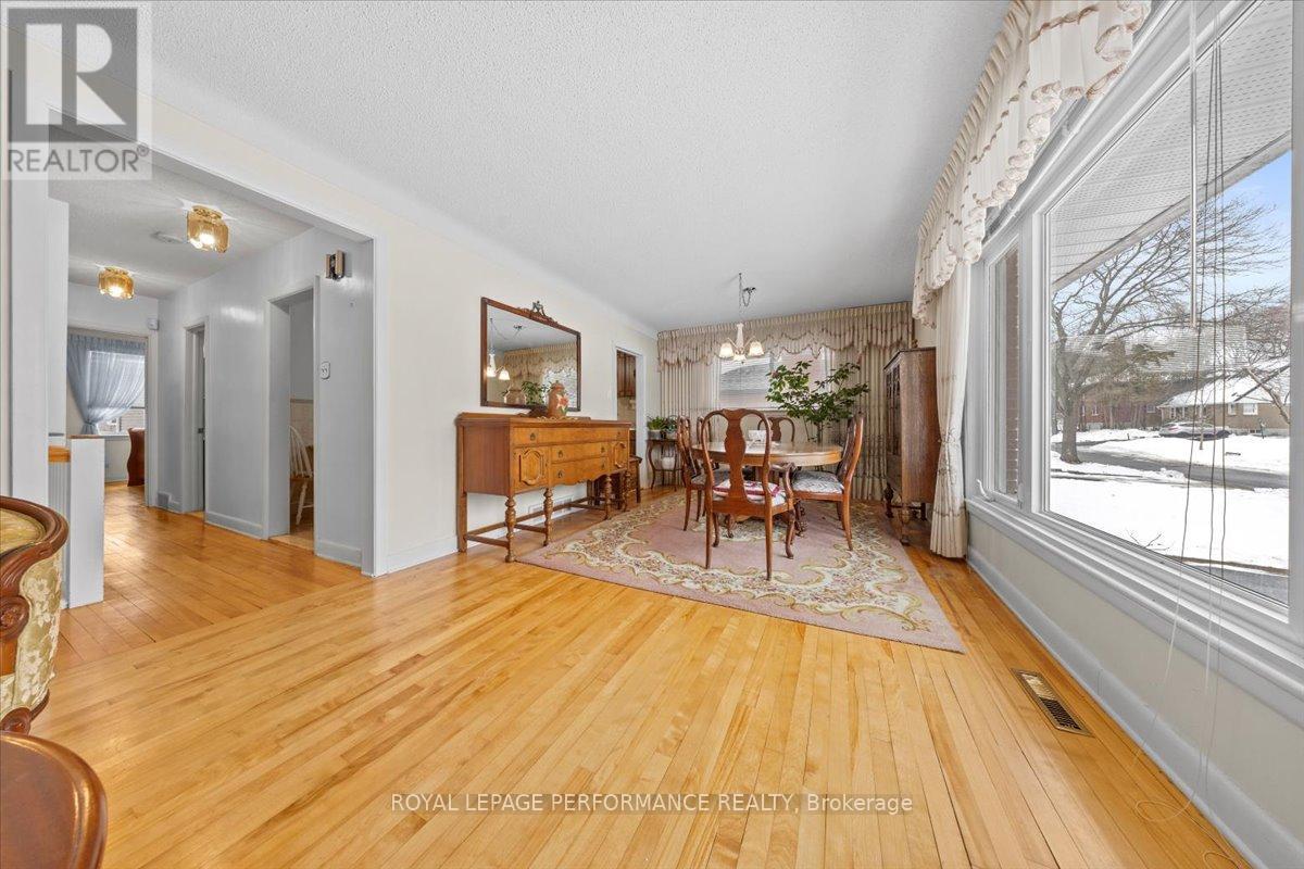 1075 Secord Avenue, Ottawa, Ontario  K1H 8C7 - Photo 9 - X12892590