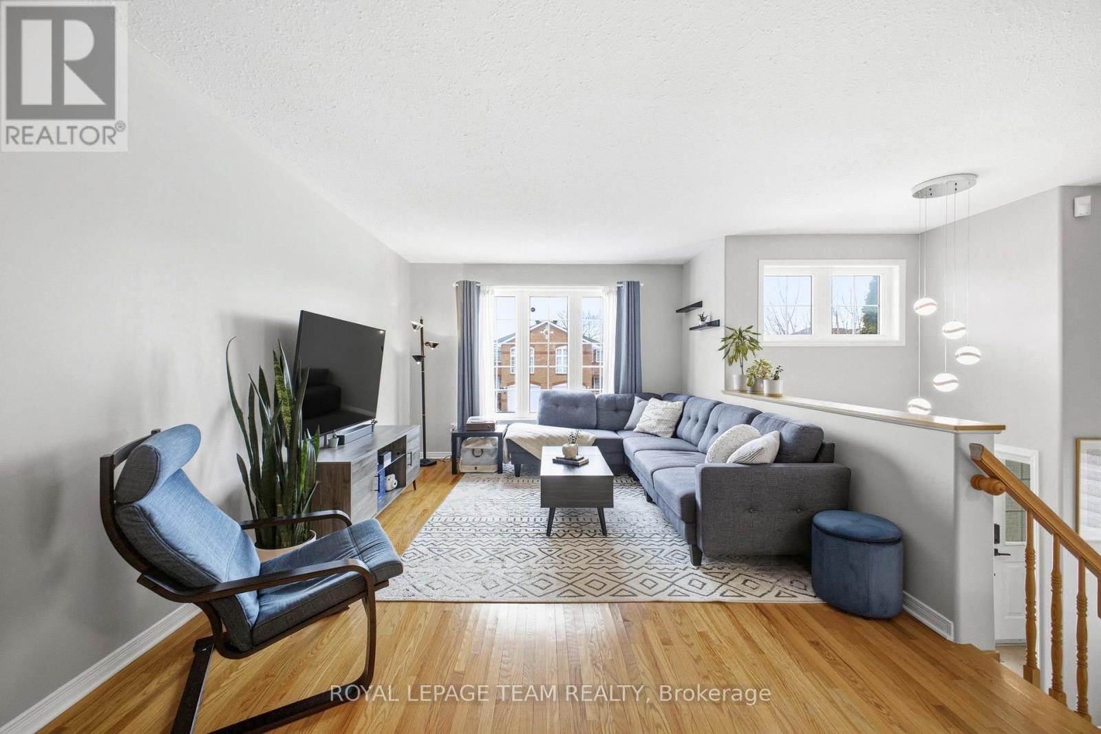 85 Splinter Crescent, Ottawa, Ontario  K2B 1B3 - Photo 5 - X12892690