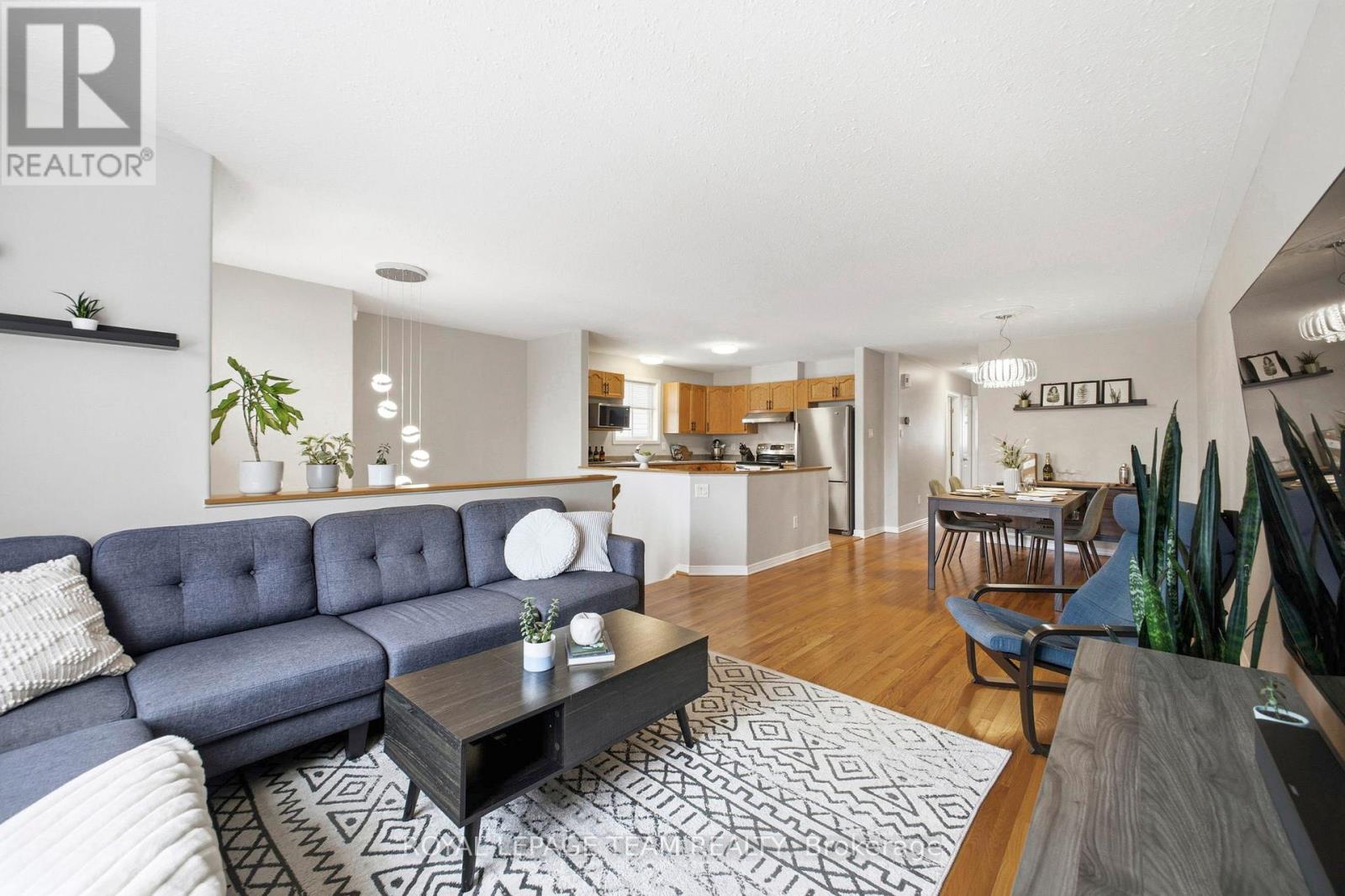 85 Splinter Crescent, Ottawa, Ontario  K2B 1B3 - Photo 7 - X12892690