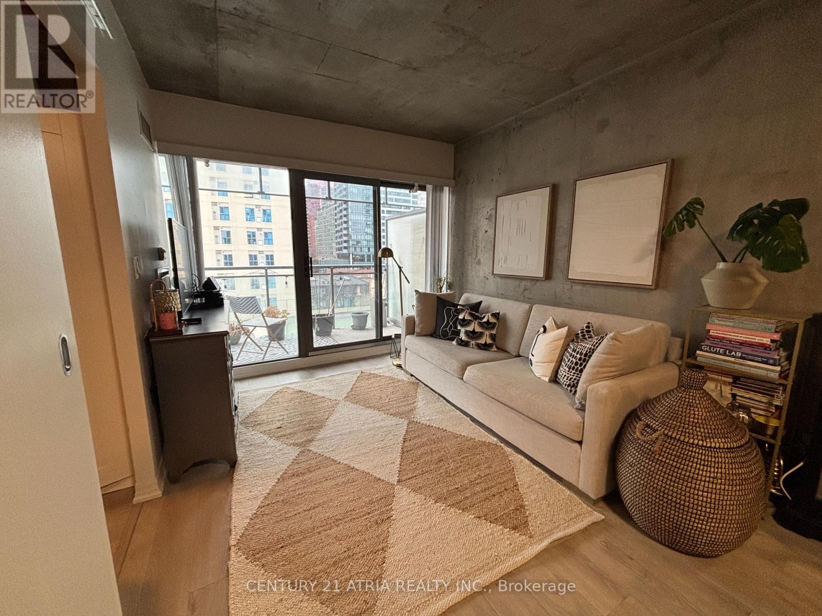 804 - 22 Wellesley Street E, Toronto, Ontario  M4Y 1G3 - Photo 2 - C12892202