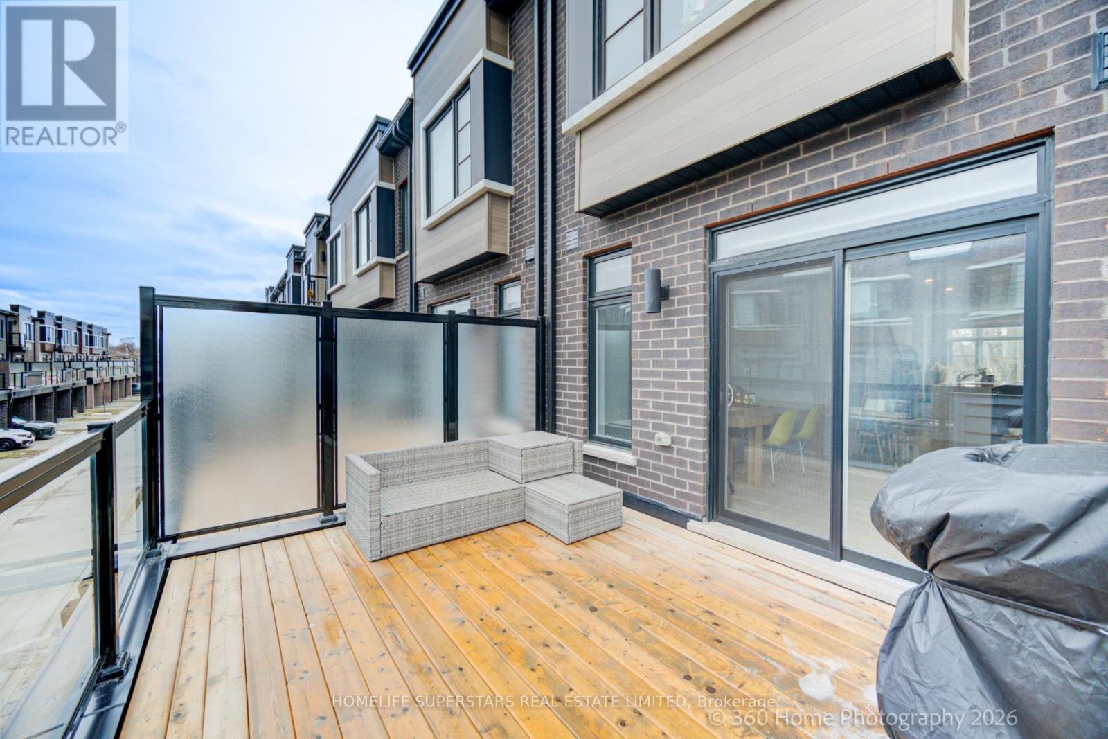 40 Akil Thomas Gardens, Toronto (Bendale), Ontario  M1P 0G3 - Photo 4 - E12886866