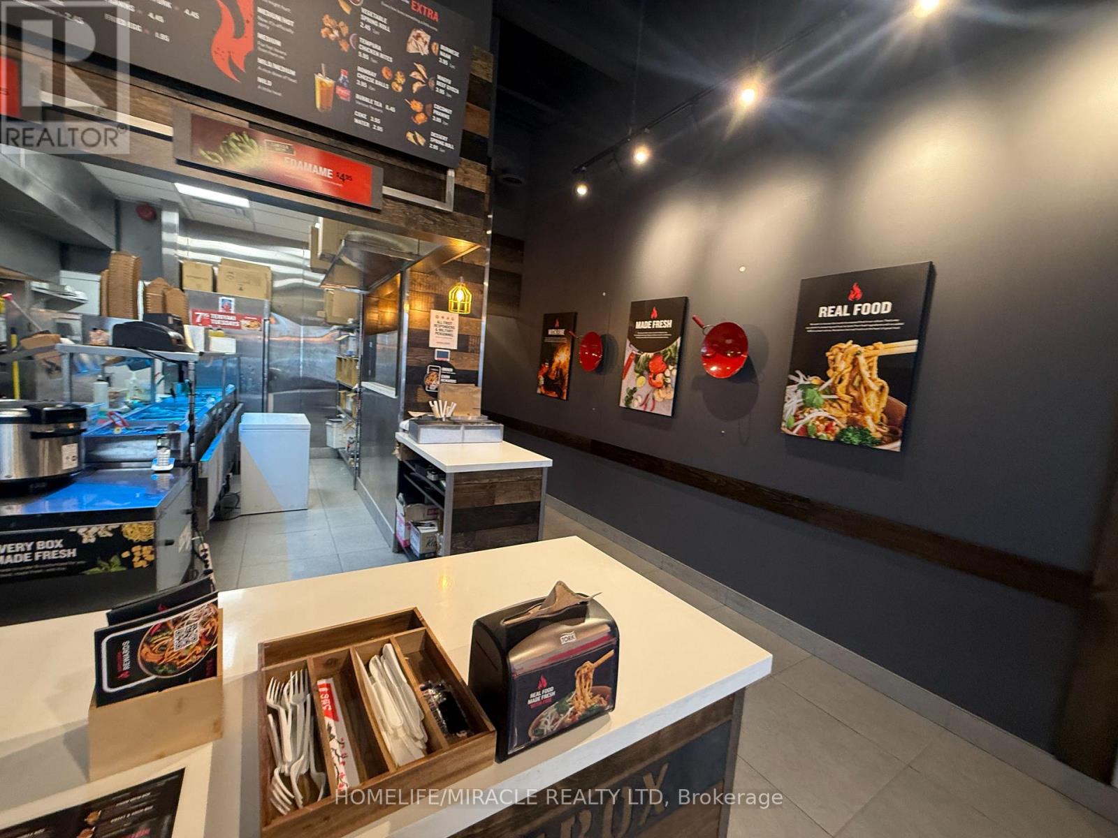 6 - 1860 Major Mackenzie Drive W, Vaughan, Ontario  L6A 4R9 - Photo 5 - N12892104