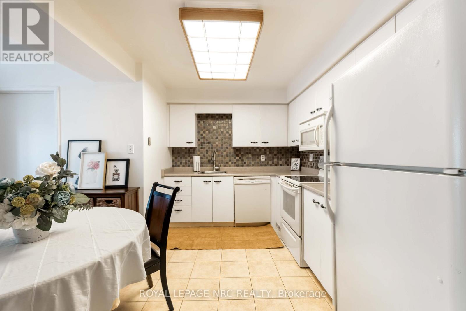 219 - 78 Roehampton Avenue, St. Catharines (Carlton/bunting), Ontario  L2M 7W9 - Photo 13 - X12892622