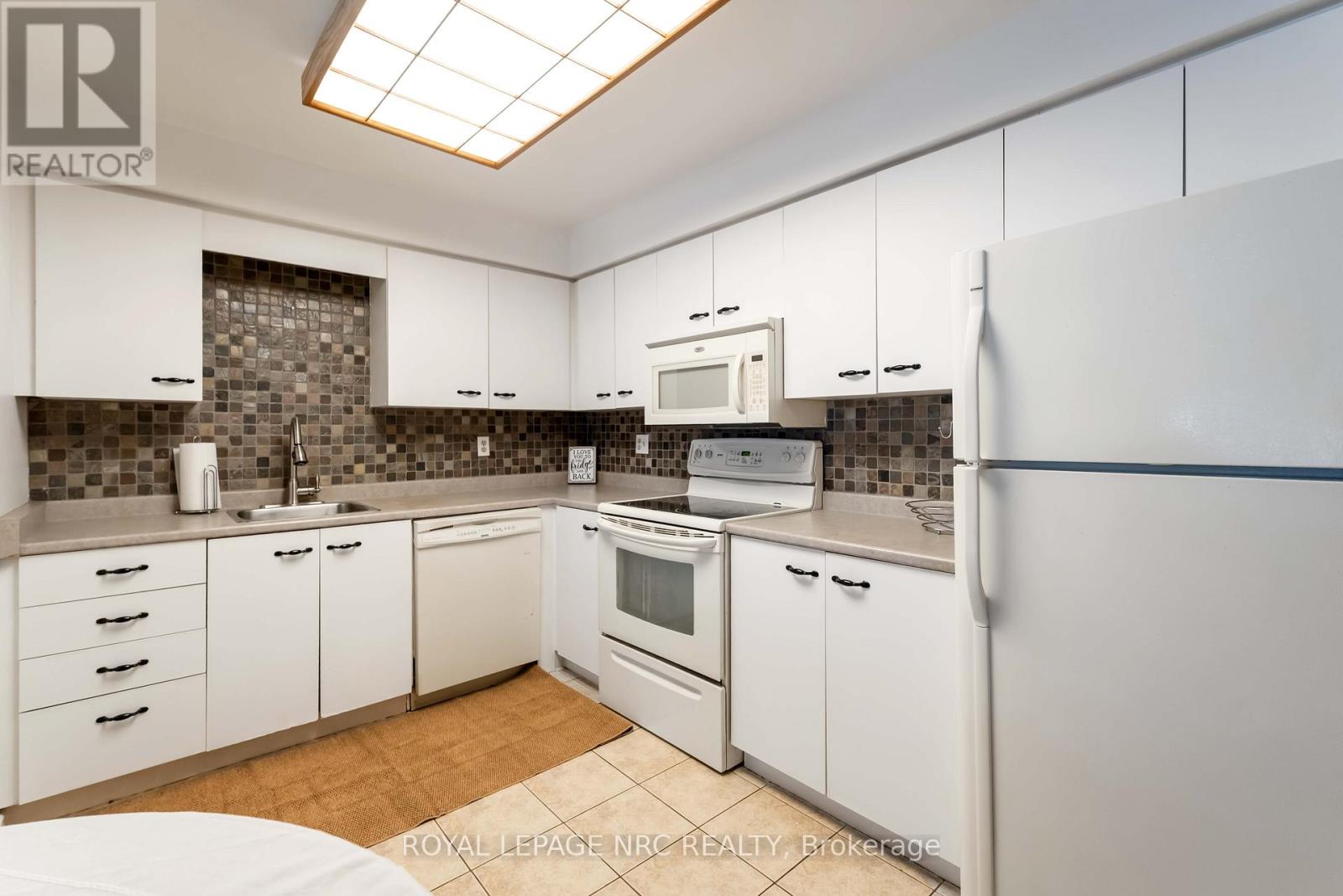 219 - 78 Roehampton Avenue, St. Catharines (Carlton/bunting), Ontario  L2M 7W9 - Photo 18 - X12892622