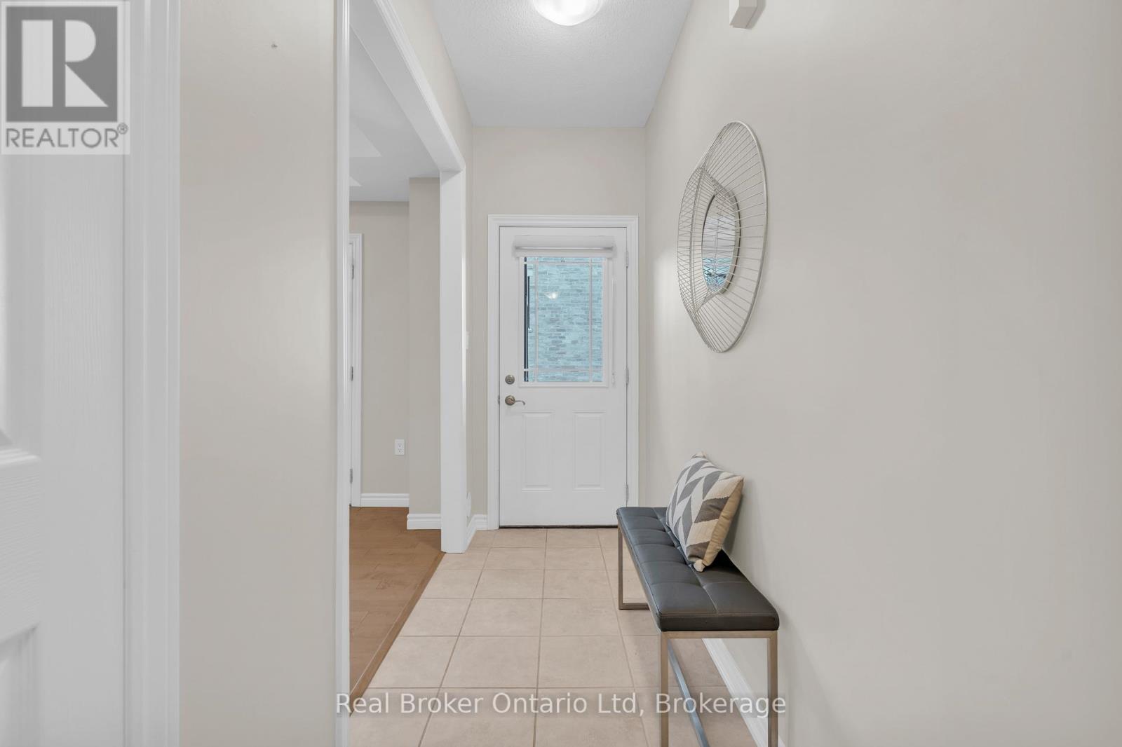 5 - 107 Westra Drive, Guelph, Ontario  N1K 0A5 - Photo 4 - X12892576