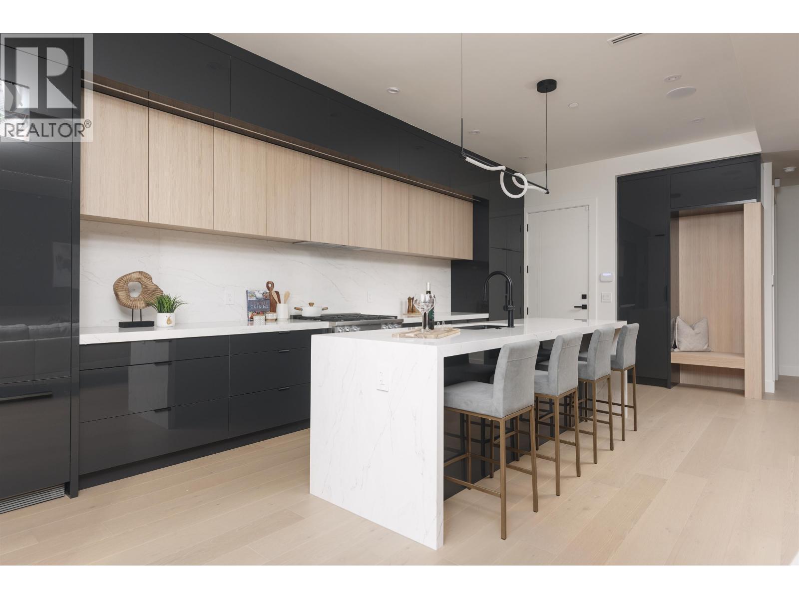 2 3232 W 38TH AVENUE, vancouver, British Columbia