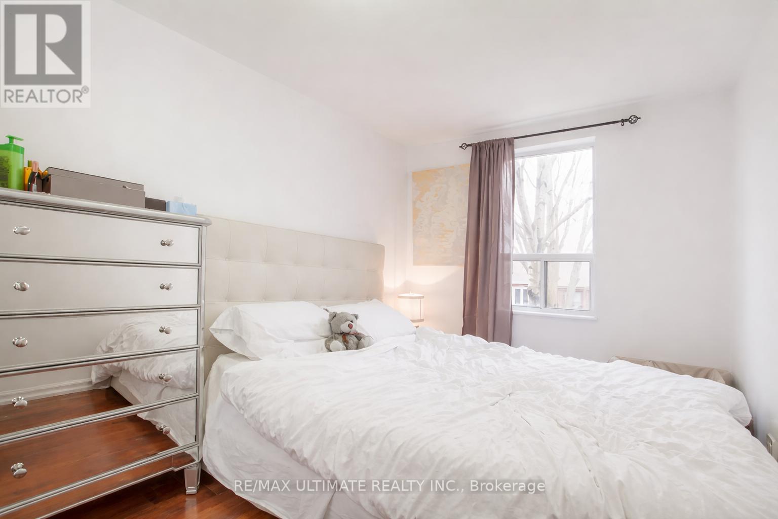 Upper - 9 Keywest Avenue, Toronto, Ontario  M6E 2A7 - Photo 4 - C12892484