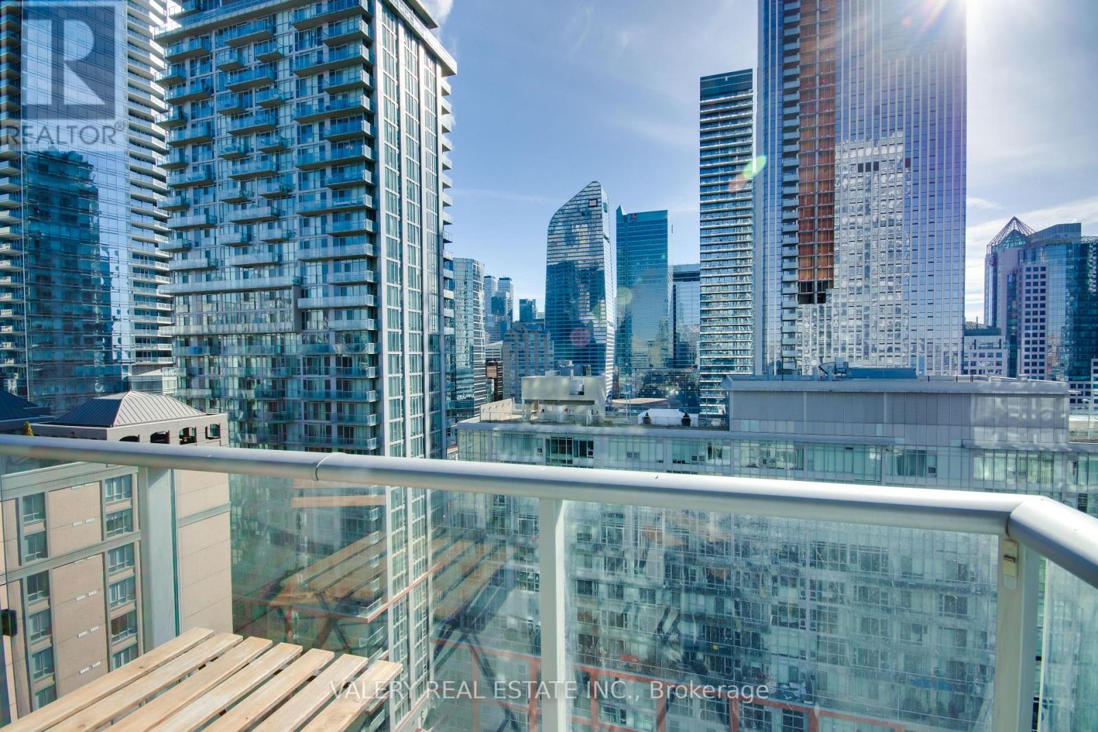 1805 - 199 Richmond Street W, Toronto, Ontario  M5V 0H4 - Photo 11 - C12892520