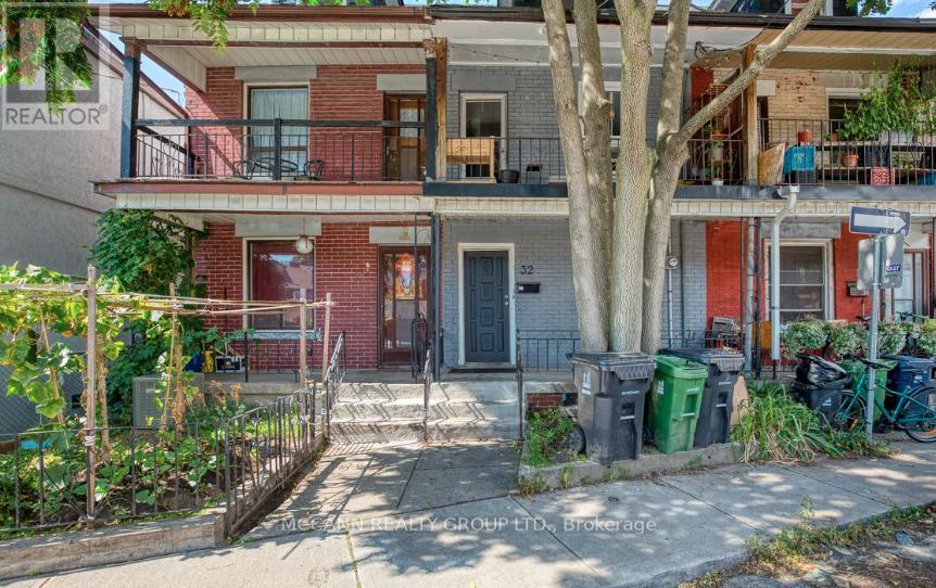 LOWER - 32 MACKLEM AVENUE, Toronto, Ontario