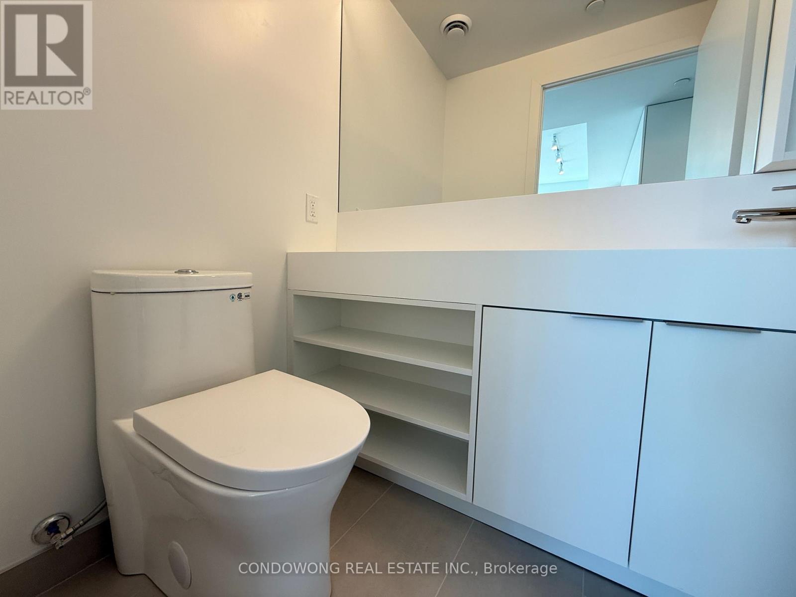 3703 - 8 Wellesley Street W, Toronto (Bay Street Corridor), Ontario  M4Y 0J5 - Photo 11 - C12892618