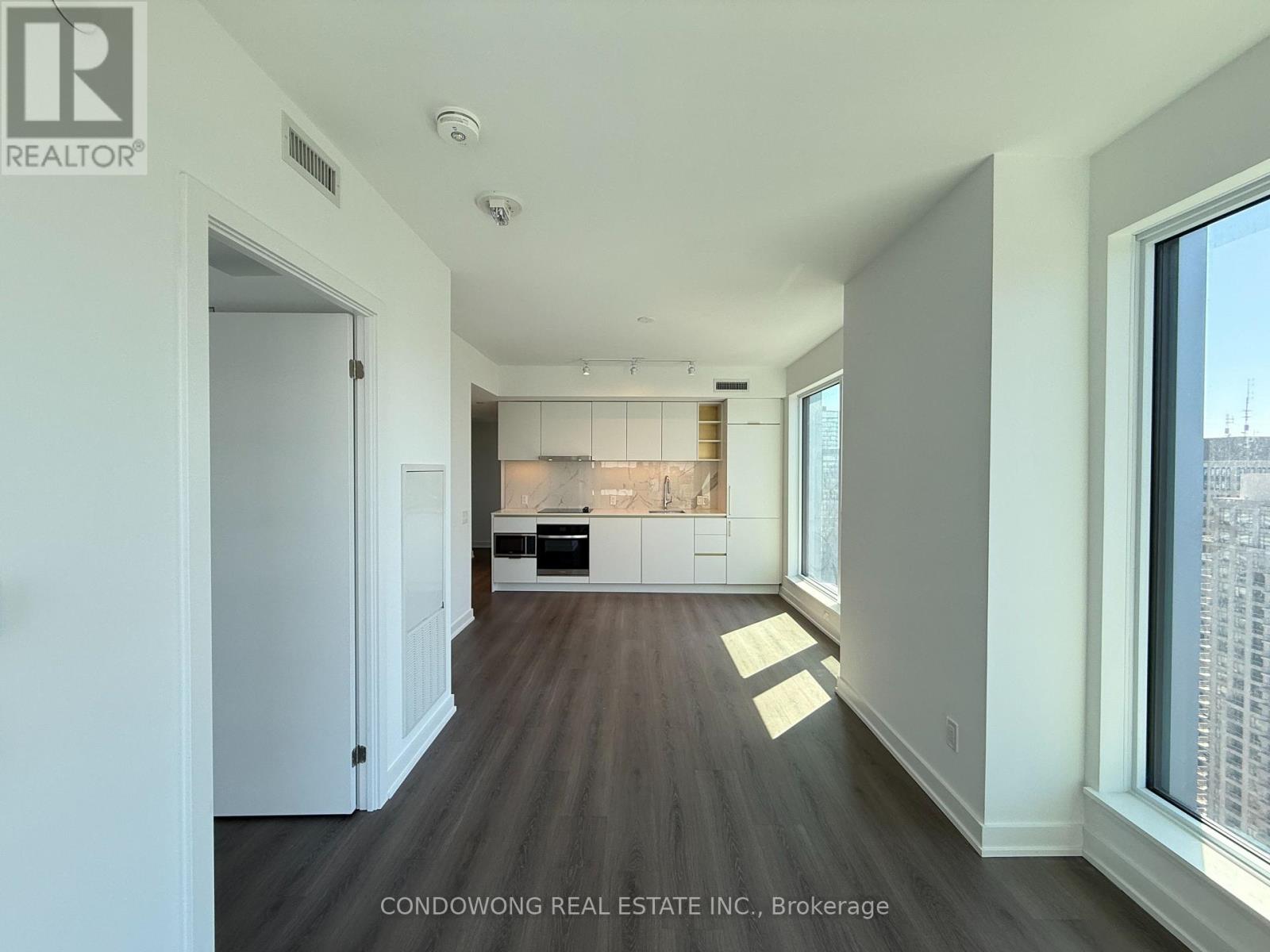 3703 - 8 Wellesley Street W, Toronto (Bay Street Corridor), Ontario  M4Y 0J5 - Photo 2 - C12892618