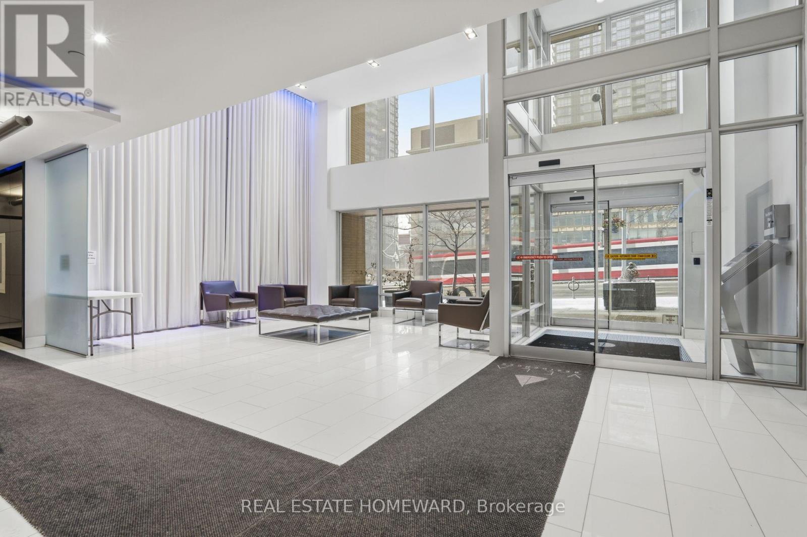 708 - 9 Spadina Avenue, Toronto (Waterfront Communities), Ontario  M5V 3V5 - Photo 2 - C12892628