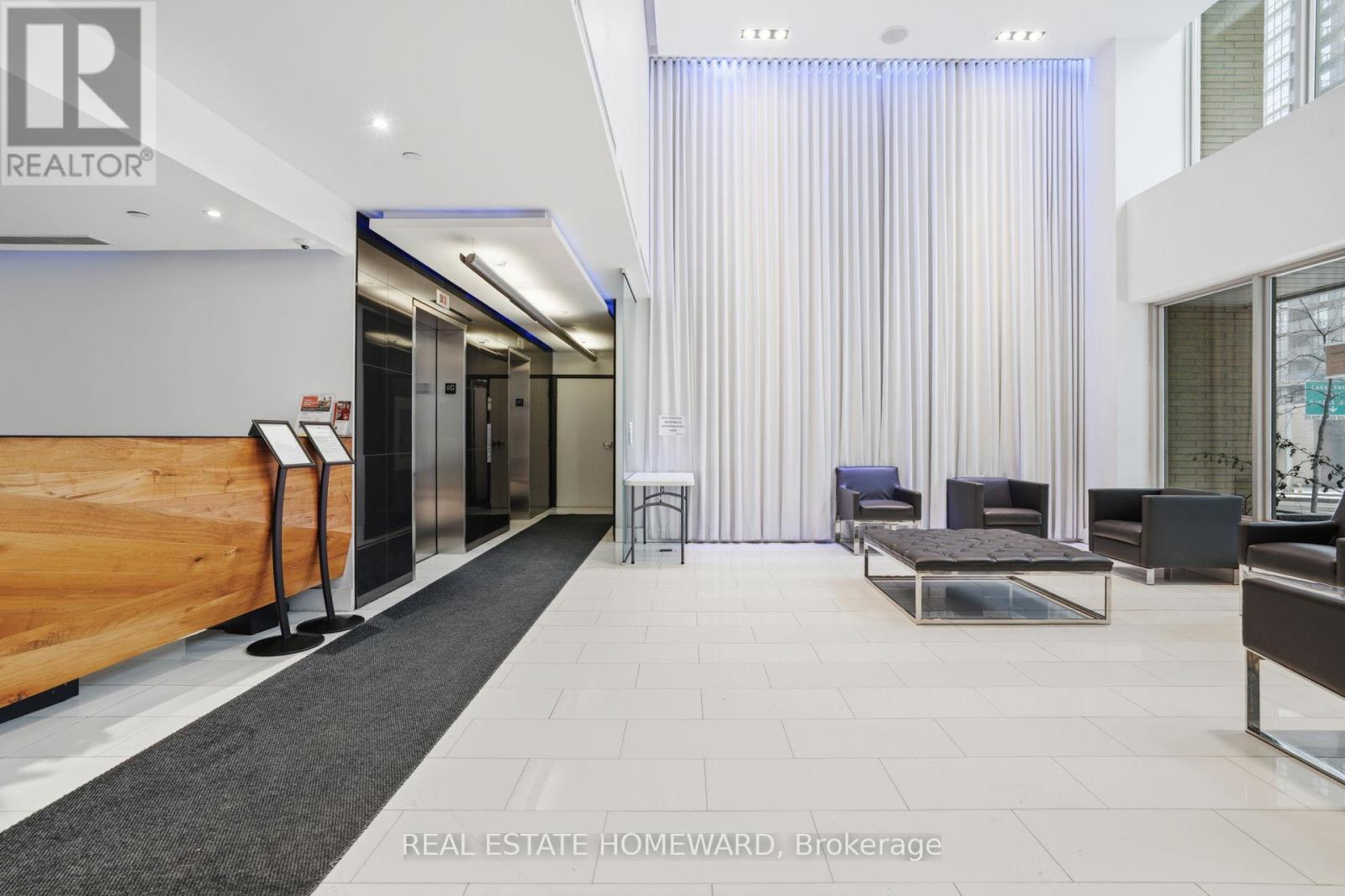 708 - 9 Spadina Avenue, Toronto (Waterfront Communities), Ontario  M5V 3V5 - Photo 4 - C12892628