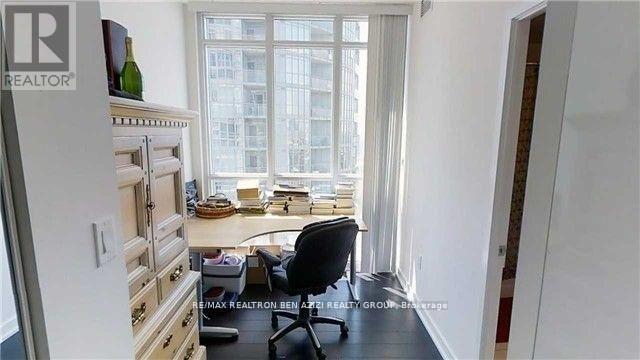 3912 - 15 Iceboat Terrace, Toronto (Waterfront Communities), Ontario  M5V 4A5 - Photo 10 - C12892664