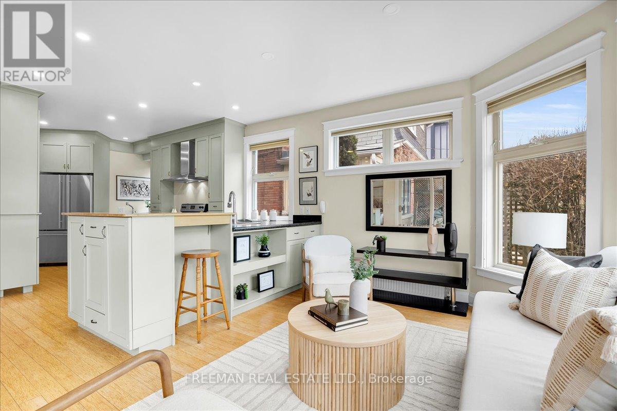 29 Tyrrel Avenue, Toronto, Ontario  M6G 2G1 - Photo 16 - C12892702