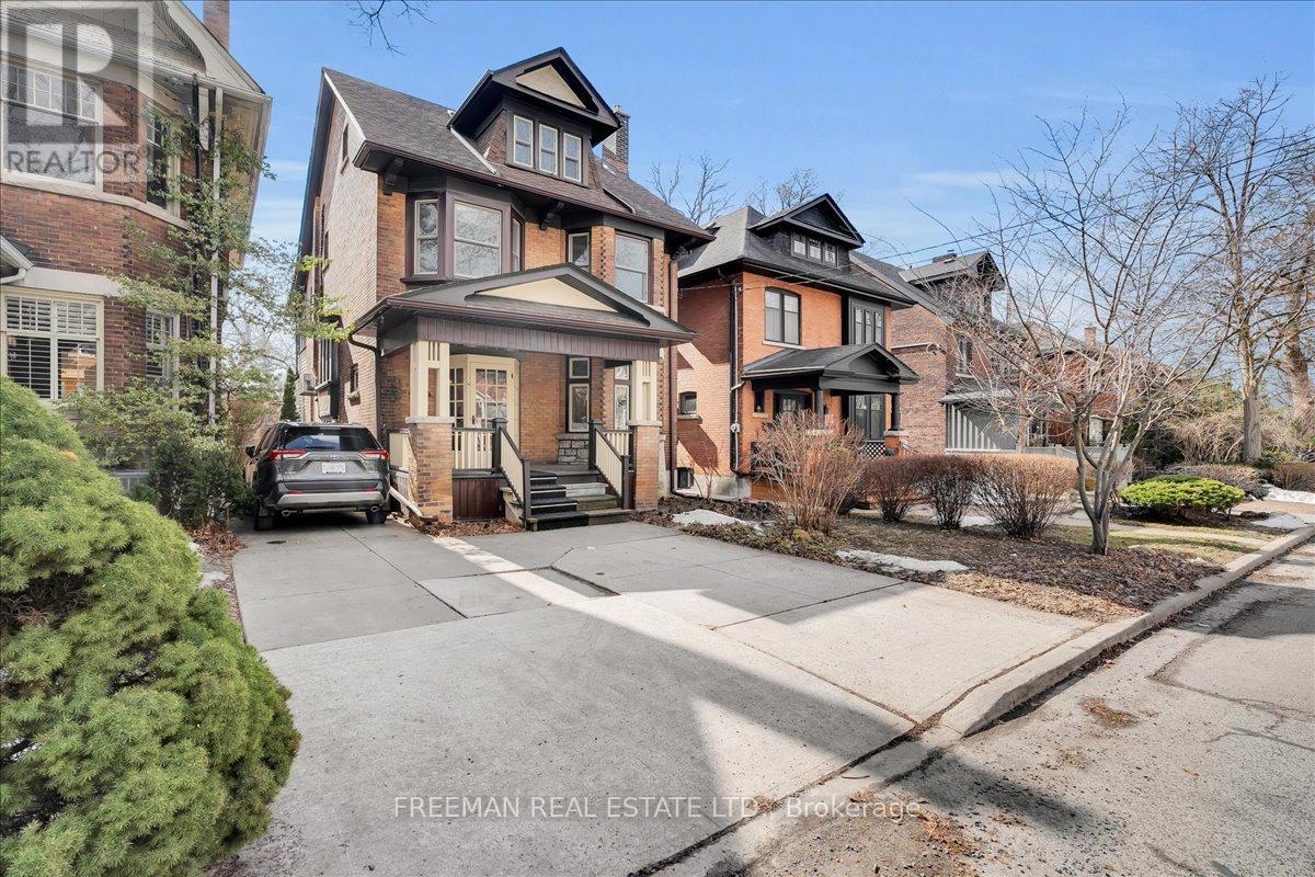 29 Tyrrel Avenue, Toronto, Ontario  M6G 2G1 - Photo 2 - C12892702