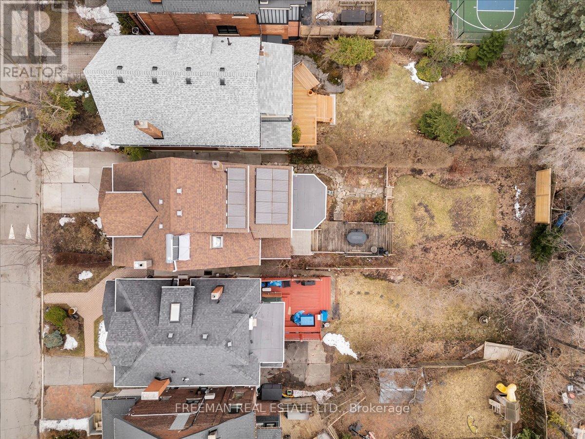 29 Tyrrel Avenue, Toronto, Ontario  M6G 2G1 - Photo 23 - C12892702