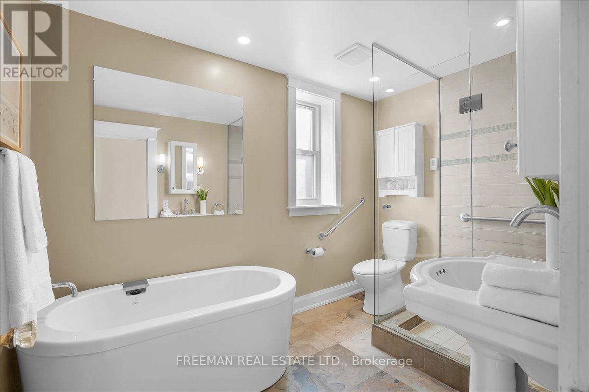 29 Tyrrel Avenue, Toronto, Ontario  M6G 2G1 - Photo 28 - C12892702