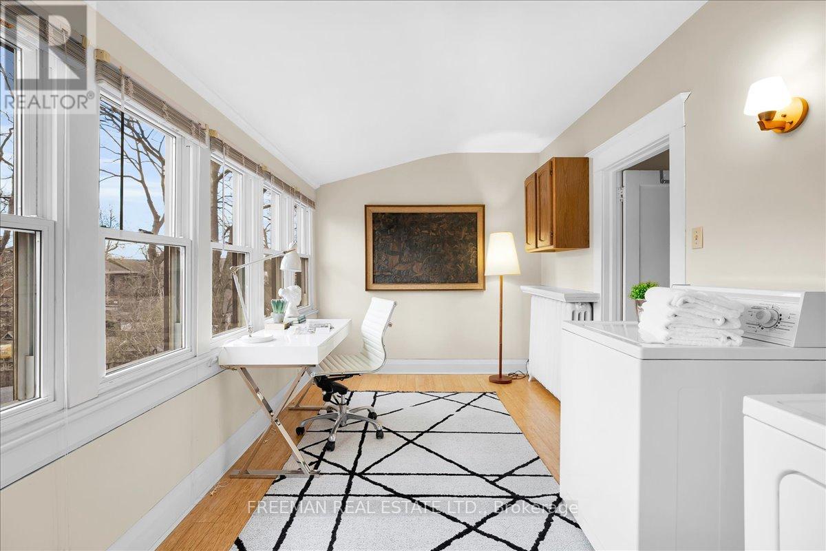 29 Tyrrel Avenue, Toronto, Ontario  M6G 2G1 - Photo 30 - C12892702