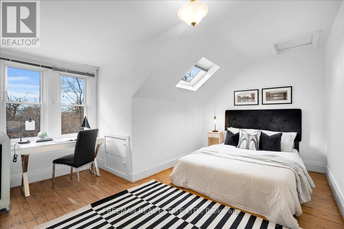 29 Tyrrel Avenue, Toronto, Ontario  M6G 2G1 - Photo 32 - C12892702